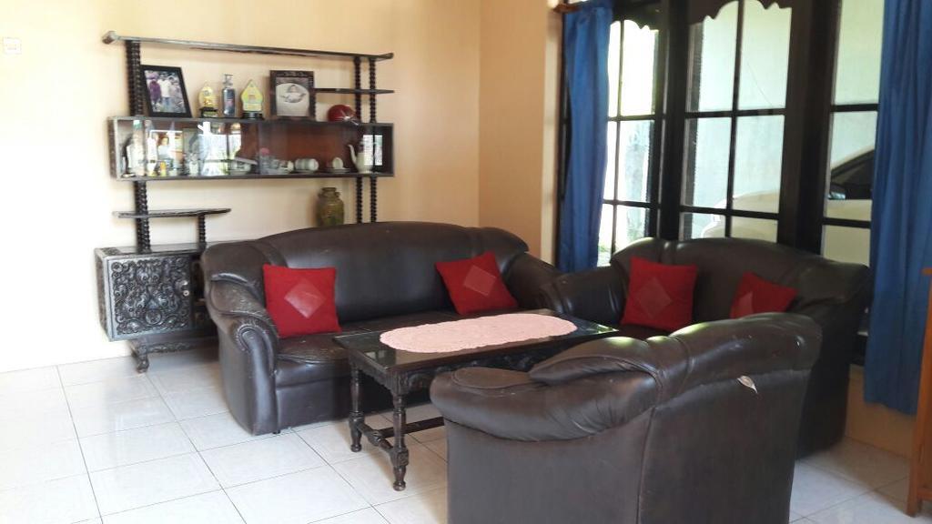 Arriani Homestay Karimunjawa Ngoại thất bức ảnh